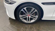 Jaguar XE 2.0 D200 R-Dynamic SE 4dr Auto Diesel Saloon